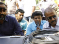 என் ஆளோட செருப்பக் காணோம்