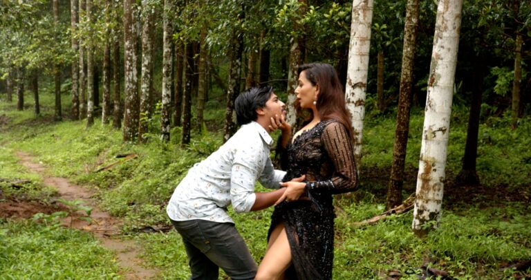 கதையைக் கேட்டு ”வேட்டைக்காரி” தலைப்பை சிபாரிசு செய்த வைரமுத்து